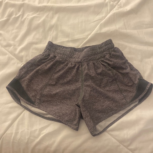 Grey lululemon Hotty hot shorts low rise 4” - Picture 1 of 3
